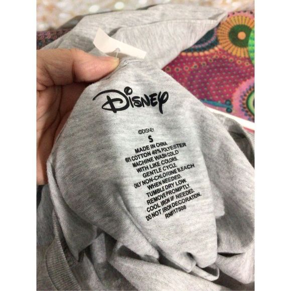 NWT Disney Tee “Winnie the Pooh” Tee Size Small Gray - Picture 10 of 14